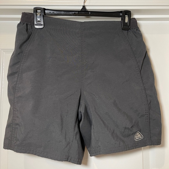 Nike ACG Women’s Padded Bike Shorts - Picture 1 of 7